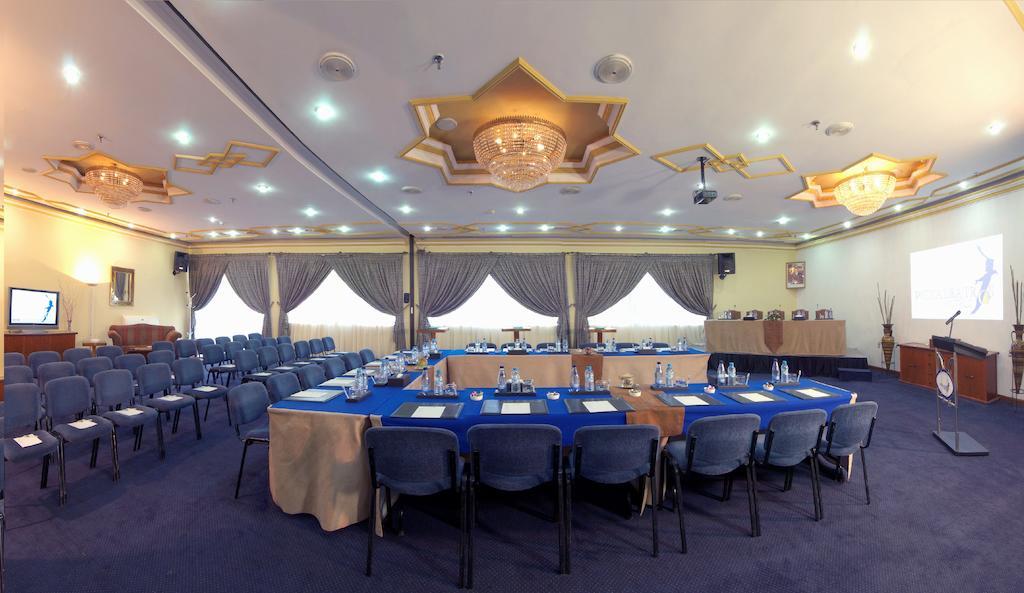 Royal Mirage